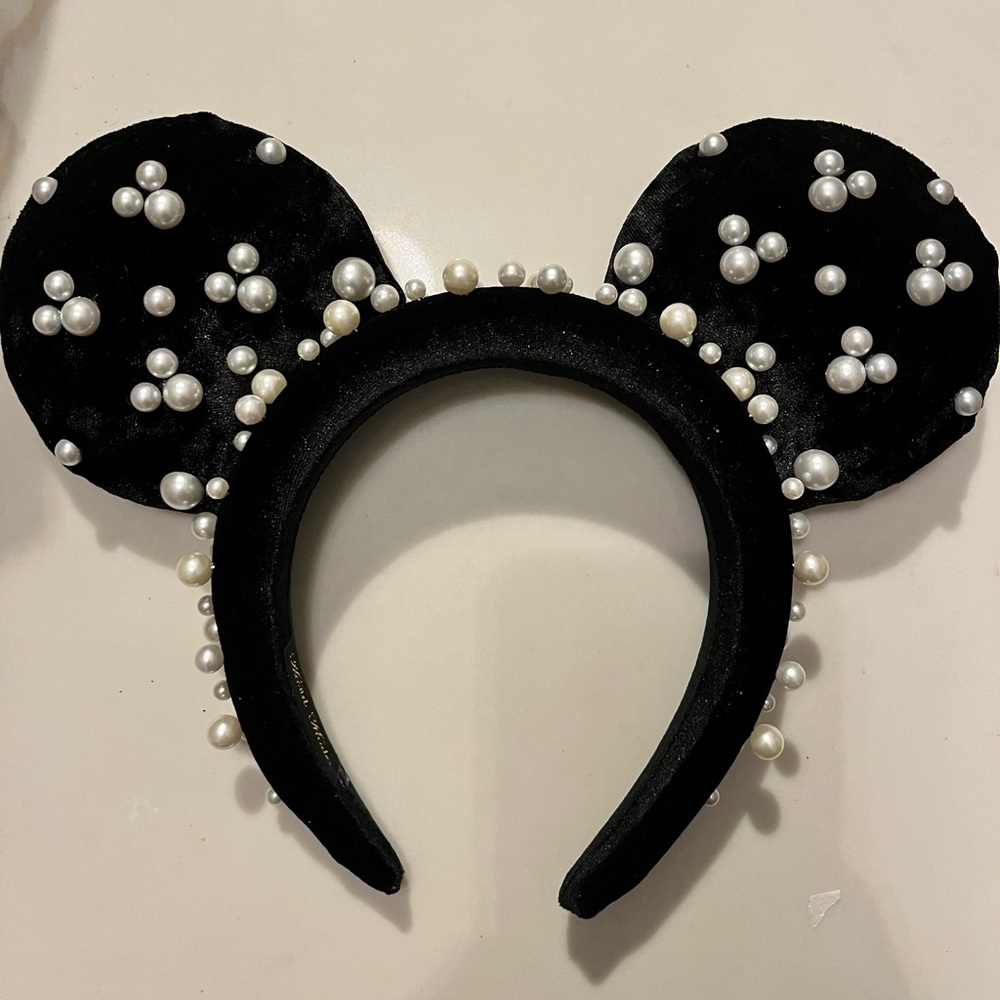 Mickey Mouse/Minnie Mouse pearl ears
